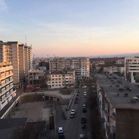 Salonul Rosu Appartement Bacău Buitenkant foto