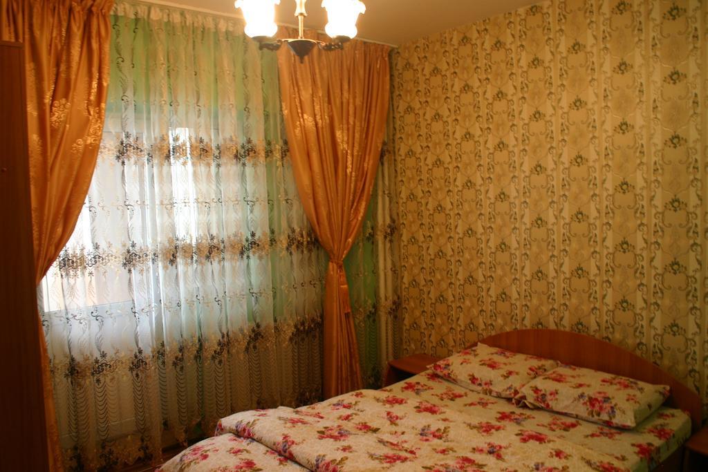Salonul Rosu Appartement Bacău Buitenkant foto