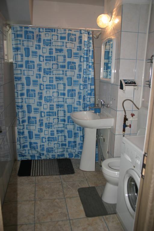Salonul Rosu Appartement Bacău Buitenkant foto