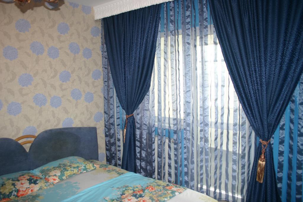 Salonul Rosu Appartement Bacău Buitenkant foto